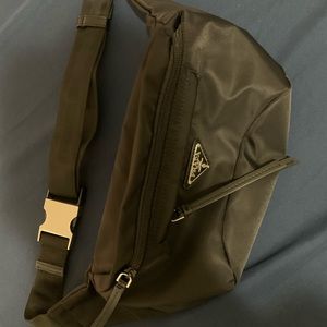 Prada Fannypack.